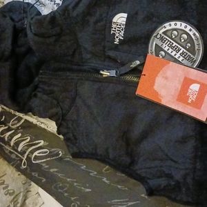 Northface hooded vest girls large black new with tags